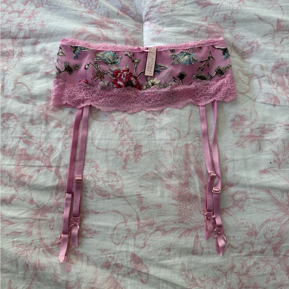 Victoria’s Secret garter